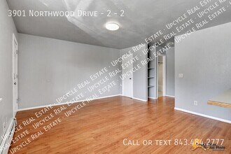 3901 Northwood Dr in Anchorage, AK - Building Photo - Building Photo