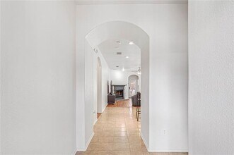 1900 Freedom Ln in Aubrey, TX - Foto de edificio - Building Photo