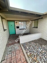 1022 W Lancaster Blvd in Lancaster, CA - Building Photo - Building Photo