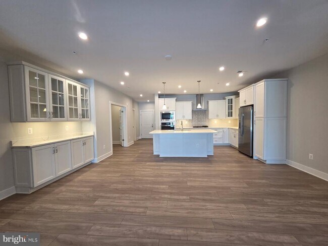 property at 170 Harrier Wy