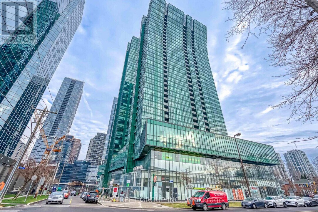 11-2611 Bogert Ave in Toronto, ON - Building Photo