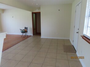 10334 Kingspoint Rd in Houston, TX - Building Photo - Building Photo