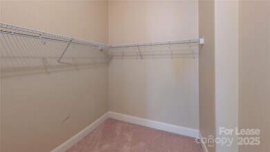 4620 Piedmont Row Dr, Unit 305 in Charlotte, NC - Foto de edificio - Building Photo