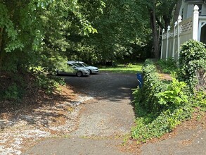 31 Circle St in Bristol, CT - Building Photo - Building Photo