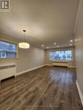 4 Gaylord Dr in Toronto, ON - Building Photo - Building Photo