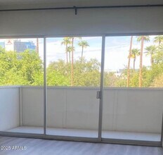 353 E Thomas Rd in Phoenix, AZ - Building Photo - Building Photo