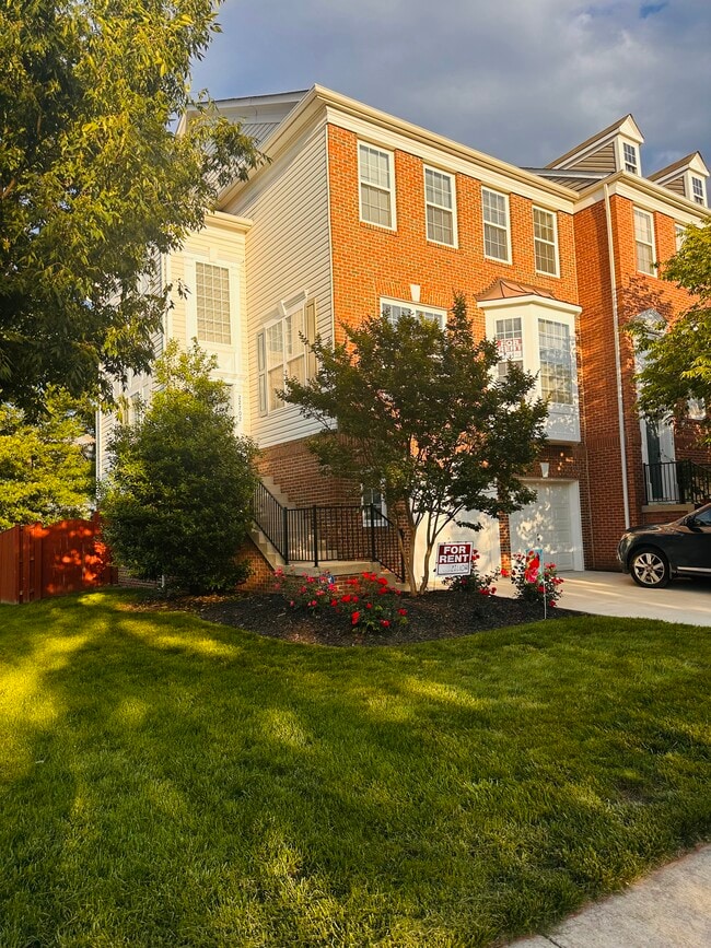 property at 22702 Lamoreaux Landing Square