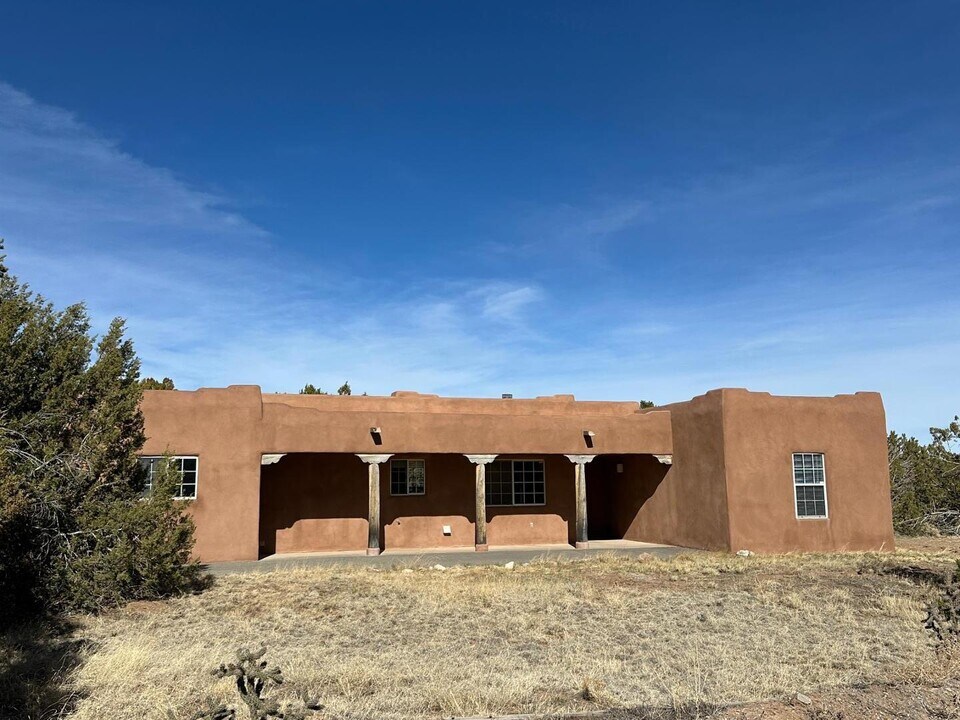 2 Puebla Colinas in Edgewood, NM - Building Photo