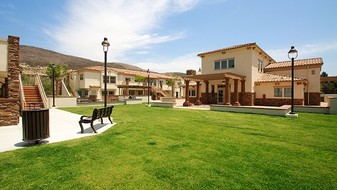 Hillcrest Villas Apartments