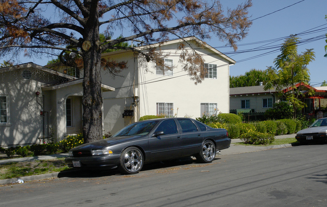 633 Pine St in Redwood City, CA - Foto de edificio