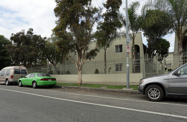 108th in Los Angeles, CA - Foto de edificio - Building Photo