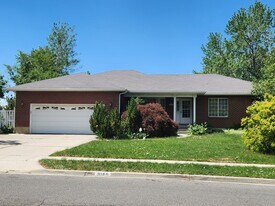 9184 S Winter Wren Dr in Sandy, UT - Building Photo