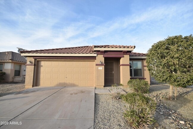 2404 W Roeser Rd in Phoenix, AZ - Building Photo - Building Photo