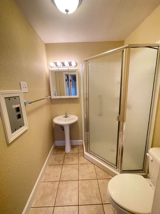 722 Rosalind Ave in Yuba City, CA - Building Photo - Building Photo