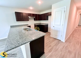 8588 April St in Jacksonville, FL - Foto de edificio - Building Photo