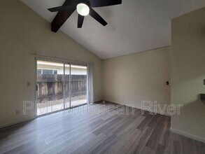 9138 Nasreen Dr in Sacramento, CA - Building Photo - Building Photo