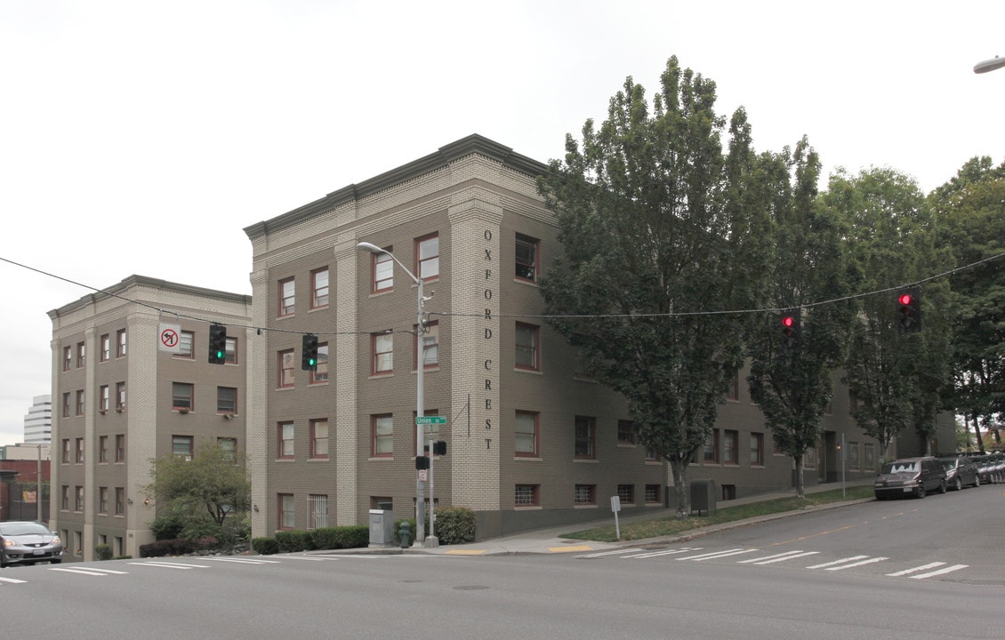 Oxford Crest Apartments in Seattle, WA - Building Photo