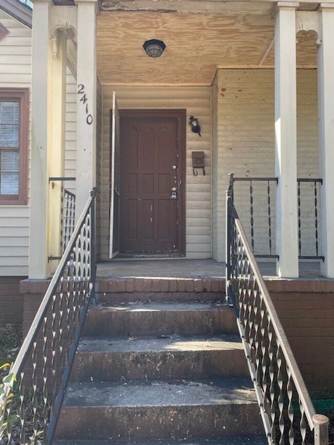 property at 2410 Remount Rd