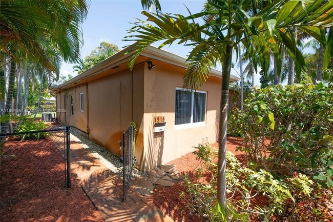 1215 NE 16th Ave in Fort Lauderdale, FL - Building Photo - Building Photo
