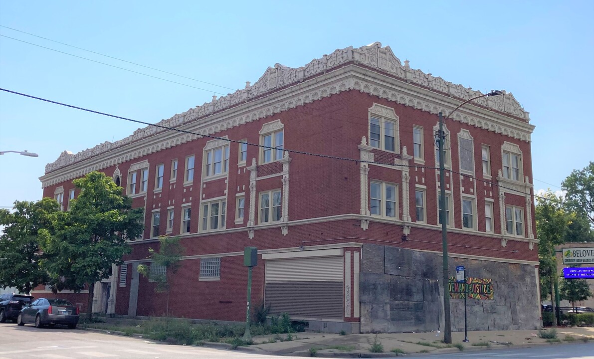 6801-6803 S Halsted St in Chicago, IL - Building Photo