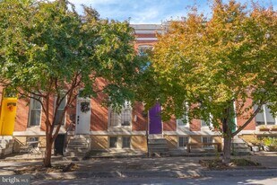 224 N Milton Ave in Baltimore, MD - Building Photo