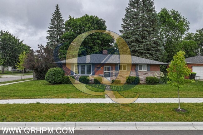 property at 5273 Greenleaf Dr
