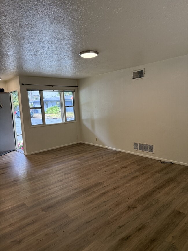 588 Beverly Dr in Arcata, CA - Building Photo - Building Photo