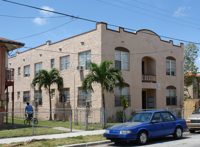 1450 SW 3rd St in Miami, FL - Building Photo - Building Photo