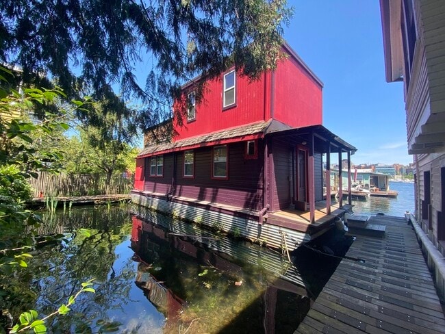 property at 3126 Portage Bay Pl E