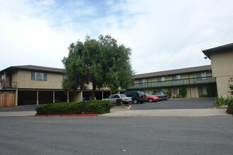 223 Riker Ter in Salinas, CA - Foto de edificio - Building Photo