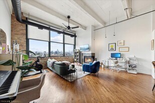 1720 N Marshfield Ave, Unit 402 in Chicago, IL - Building Photo