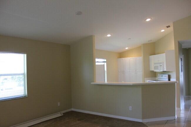 12320 Notting Hill Ln in Bonita Springs, FL - Building Photo - Building Photo