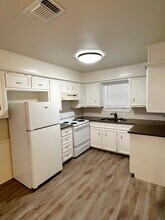 7504 Avenue W in Lubbock, TX - Building Photo - Building Photo