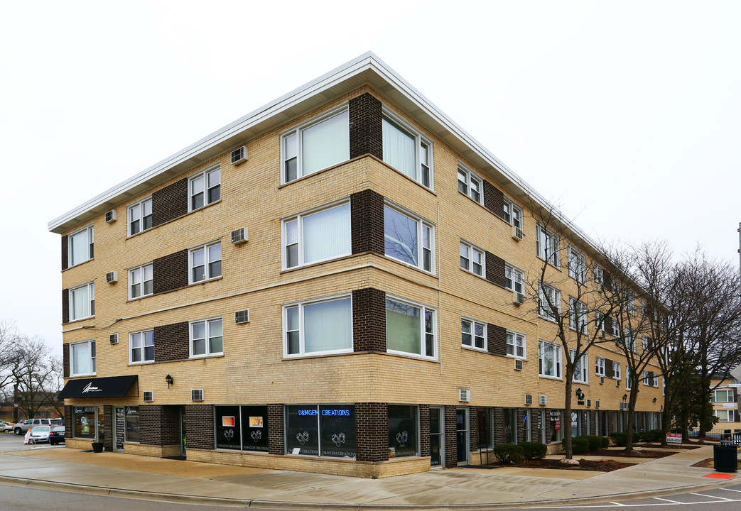 5101-5107 Washington St in Downers Grove, IL - Building Photo