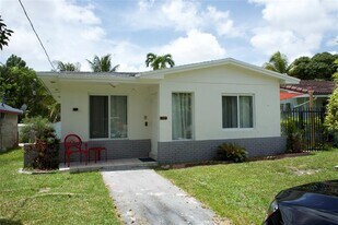 11150 Peachtree Dr in Miami, FL - Building Photo