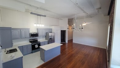 121 W Jackson Ave in Knoxville, TN - Building Photo - Building Photo