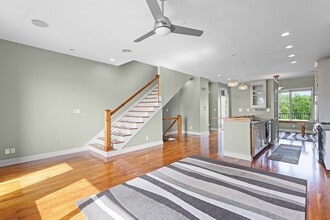 5310 Chouteaus Bluff Dr in St. Louis, MO - Foto de edificio - Building Photo