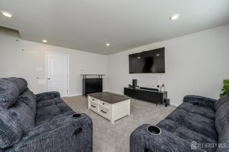 4 Wembley Wy in Tinton Falls, NJ - Building Photo - Building Photo
