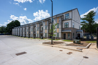 Metropolitan Village in Winston-Salem, NC - Building Photo - Building Photo