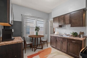 3016 N Murray Ave in Milwaukee, WI - Building Photo - Building Photo