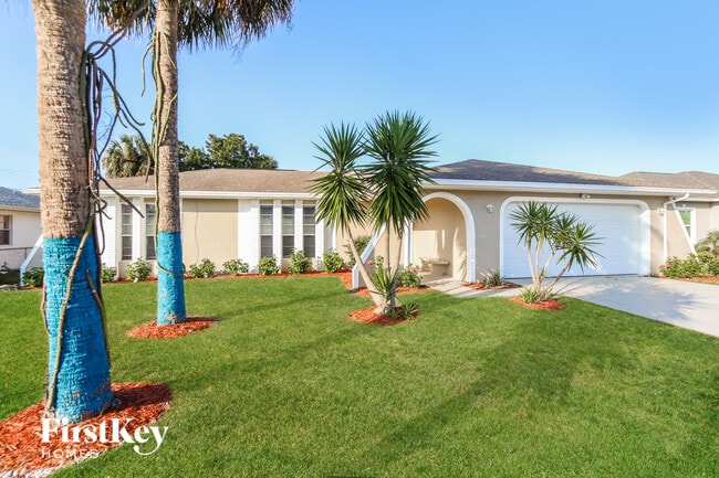 2027 Beekman St NE in Palm Bay, FL - Building Photo - Building Photo