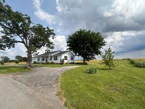 1119 Kelly Rd in Bowling Green, KY - Building Photo - Building Photo