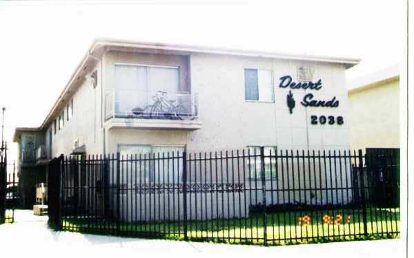 Desert Sands in Los Angeles, CA - Foto de edificio