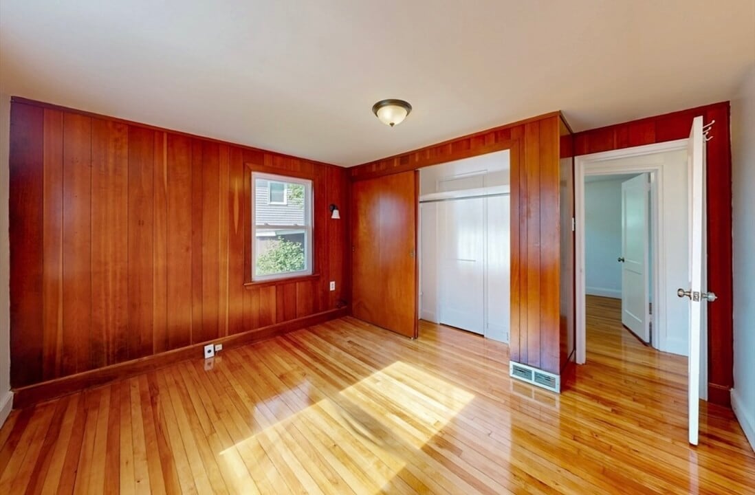 14 Grew Hill Rd, Unit 1 in Boston, MA - Building Photo
