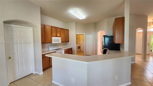 2001 SW Cranberry St in Port St. Lucie, FL - Building Photo - Building Photo