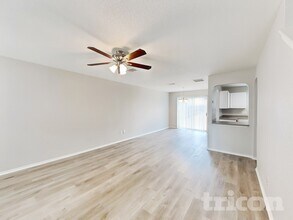 11319 Saratoga Coach in San Antonio, TX - Building Photo - Building Photo