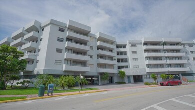 7300 Wayne Ave in Miami Beach, FL - Building Photo - Building Photo