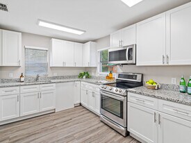 308 Hickory St in Plant City, FL - Building Photo