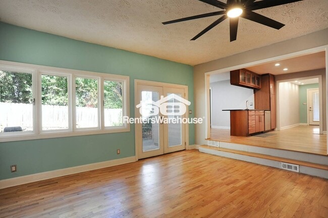 1704 Belle Isle Cir NE in Atlanta, GA - Foto de edificio - Building Photo