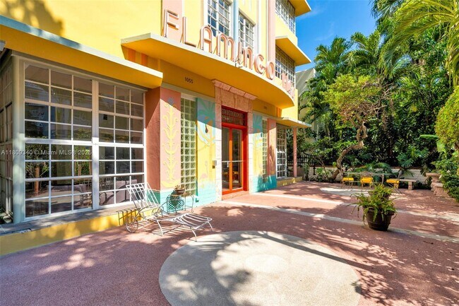 1051 Meridian Ave in Miami Beach, FL - Building Photo - Building Photo